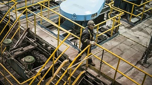 Киргизия аннулирует сделку по золотому руднику Кумтор